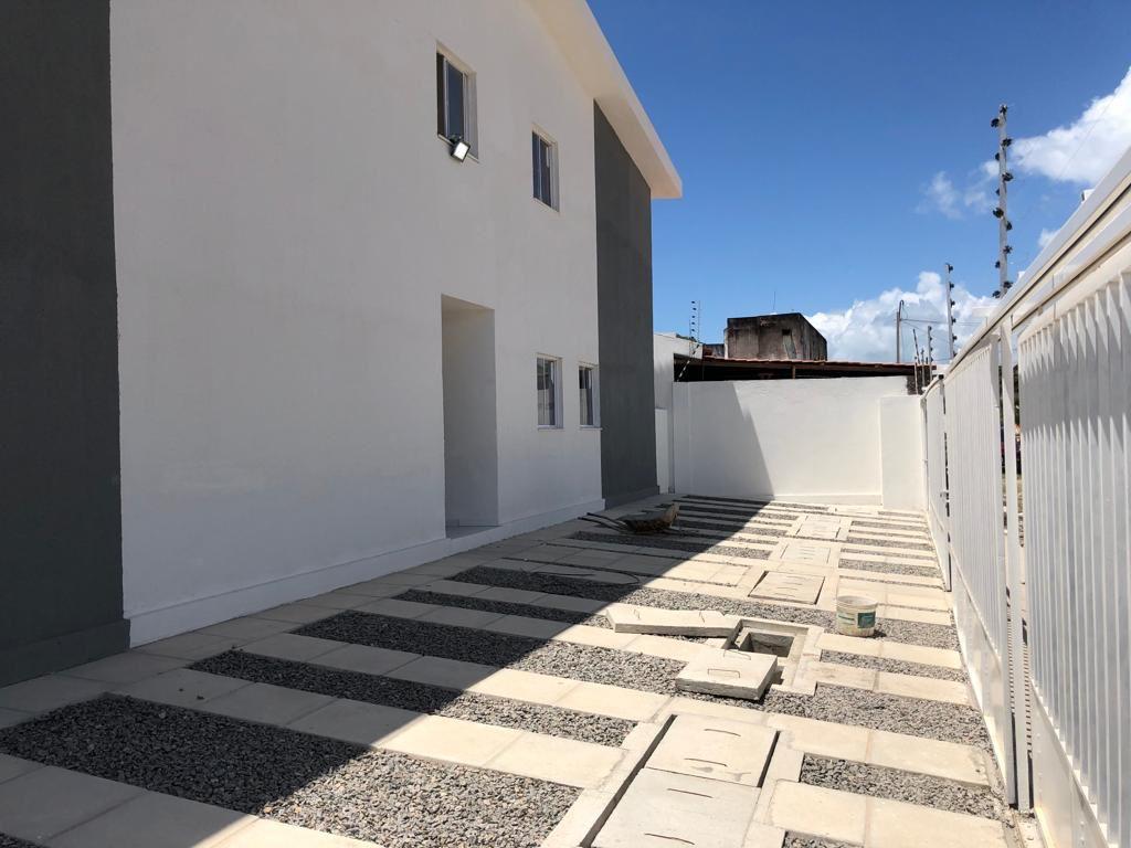 Apartamento à venda com 2 quartos, 1 suíte, 1 vaga e 66m² no Fragoso, Olinda (PE) — foto 2 de 8