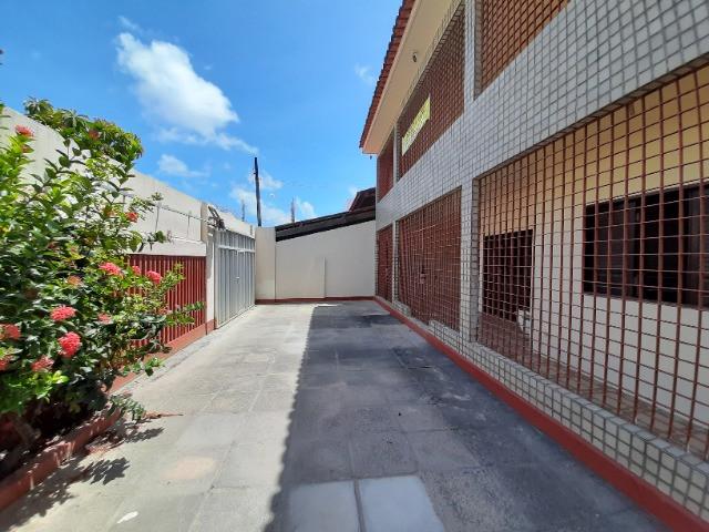 Casa à venda com 8 quartos, 5 suítes, 6 vagas e 300m² no Fragoso, Olinda (PE) — foto 4 de 18